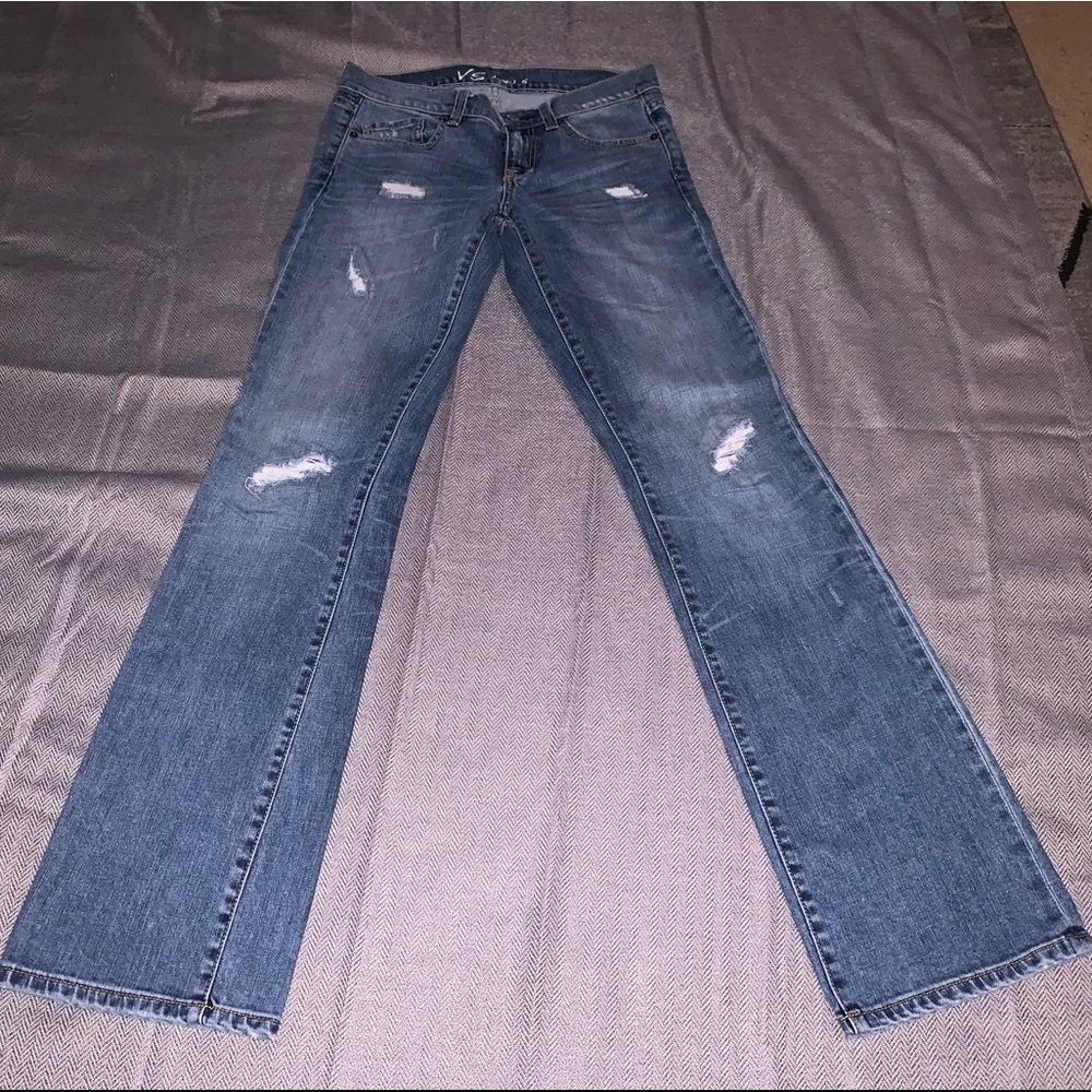 VS Low 5 Distressed Jeans